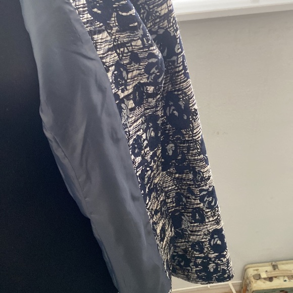 Chico’s dress jacket lined inside beautiful buttons beautiful jacket holiday - Picture 3 of 6